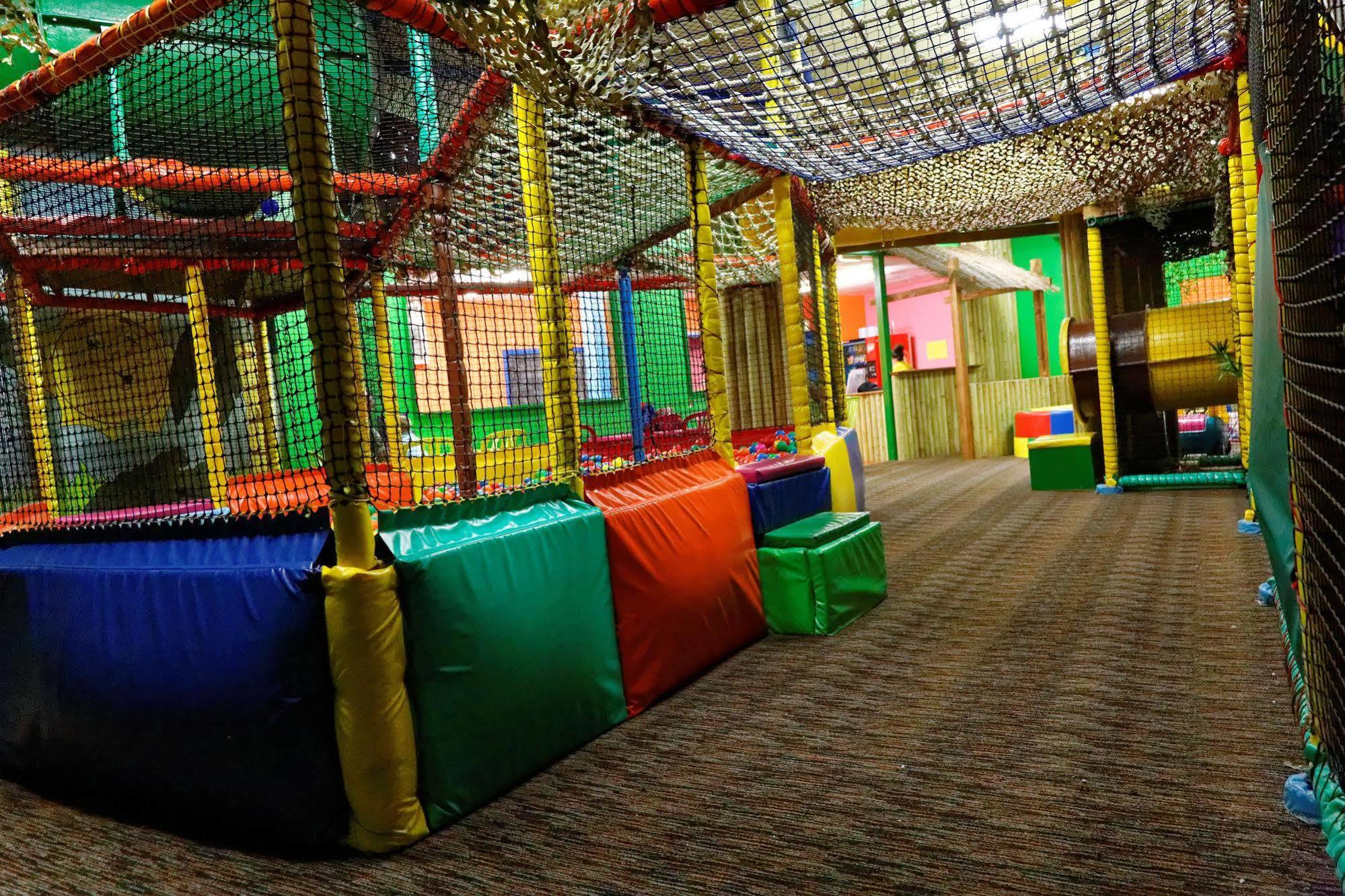 Pontins-Southport Holiday Park Extérieur photo