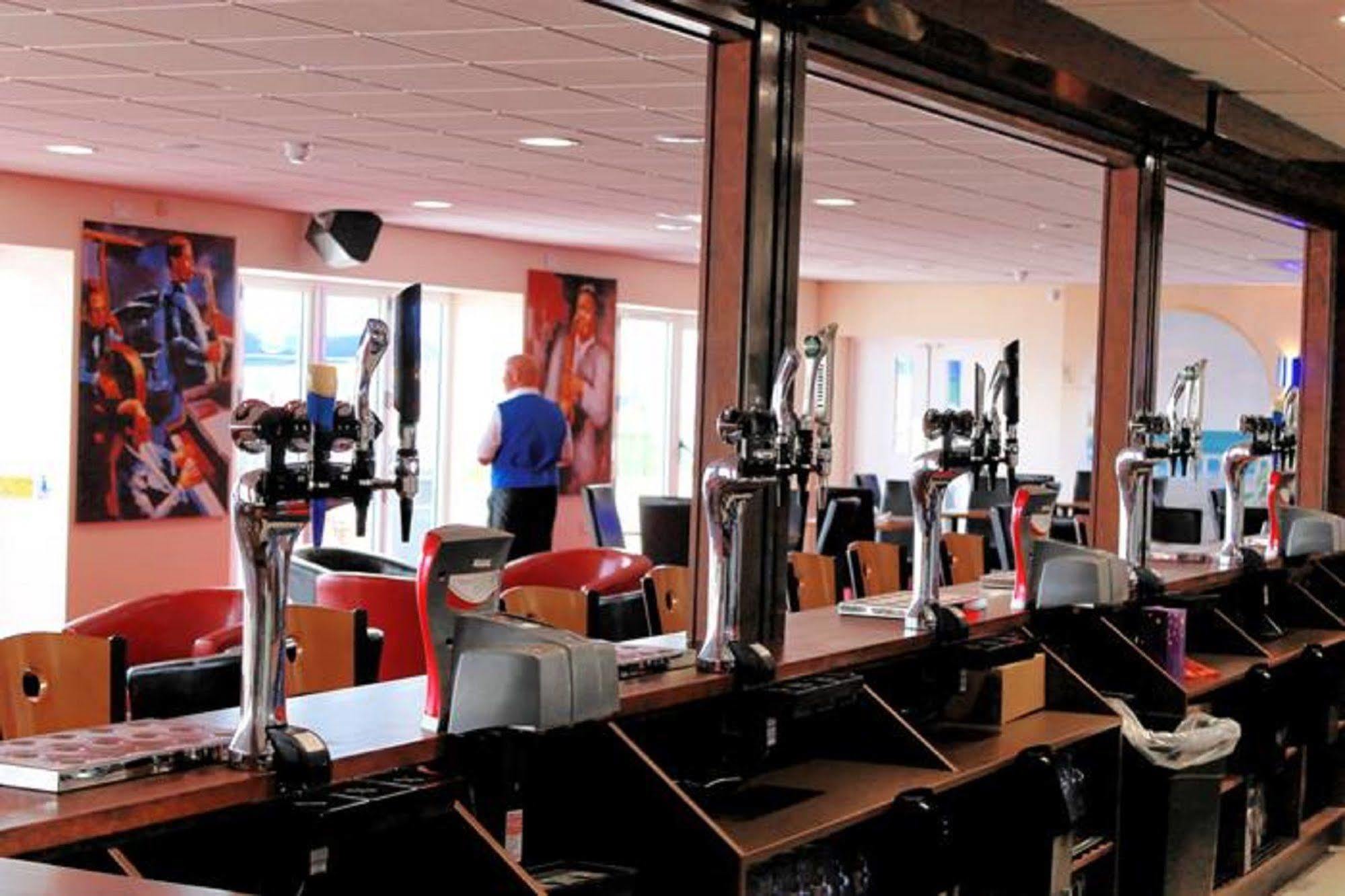 Pontins-Southport Holiday Park Extérieur photo